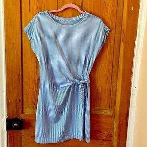 Vineyard Vines athletic dress, medium.
